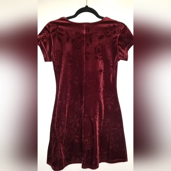 Burgandy Velvet Dress with Roses - Picture 2 of 3